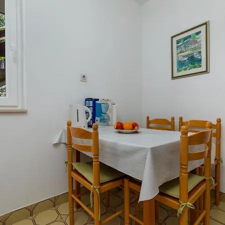 By The Sea Pisak, Omis - 967 * Mimice